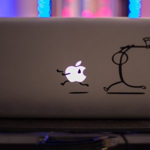 Apple laptop with image on lid